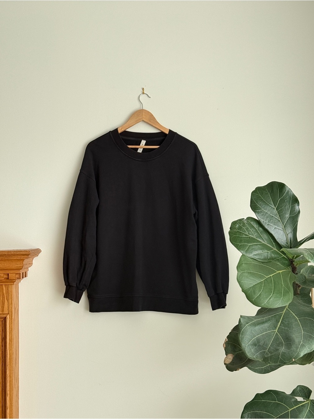 lululemon athletica Black oversized Crewneck Sweater